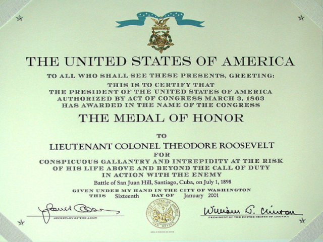 Roosevelt is awarded with the medal of honor