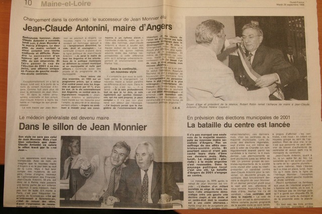 Il devient maire d'Angers