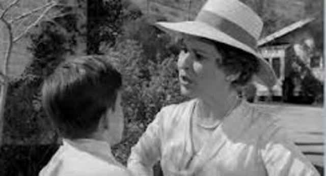 Aunt Alexandra Comes to Town