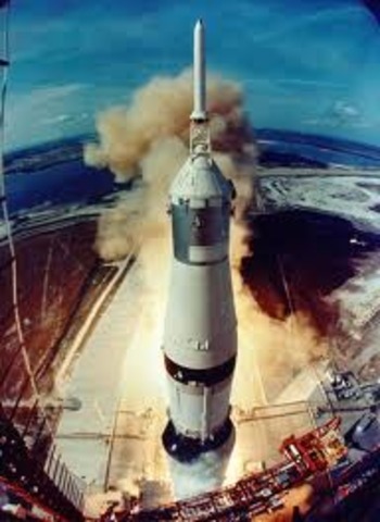(World History) Apollo 11