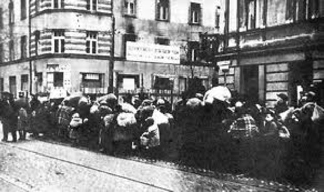 1938 Nazis begin rounding up Jews for labor camps