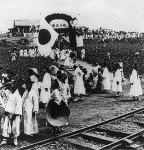 Japanese invade French Indochina (Viet. Laos, Cambodia)