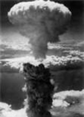 First atomic bomb dropped on Hiroshima