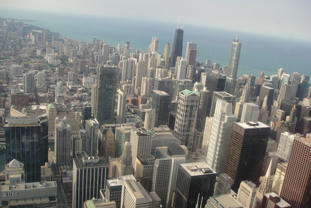 Ma soeur est partie à Chicago.