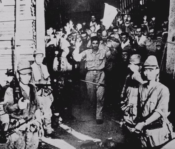 Philippines fall to Japanese – Bataan Death March