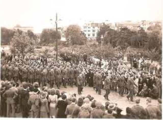 V-J Day, Japan surrenders to Allied Forces