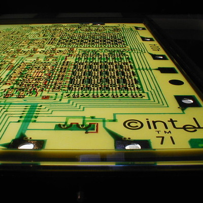 Timeline: Evolución del dispositivo básico de construcción de las computadoras