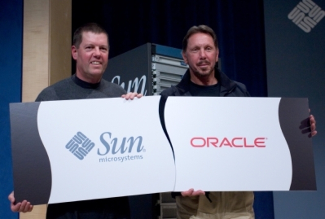 Sun Microsystems es adquirida por Oracle Corporation.