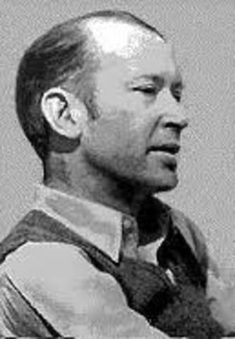 E E Cummings is born and early life