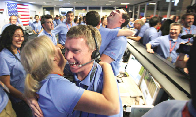 Curiosity Rover lands on Mars