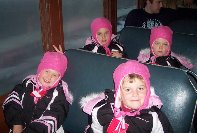 Un ano después de Hawaii, mis hermanas y yo fuemos a la neive. Nos gustó mucho.