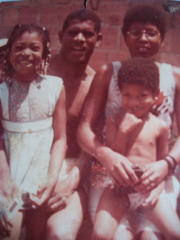 Meu pai compra o terreno onde moramos.