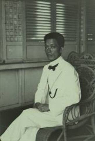 General Emilio Aguinaldo y Famy returns to the Philippines from his exile in Hong Kong where he had been, since the failure of the Katipunan (a Philippine Revolutionary Organization) revolt of 1892-1896.