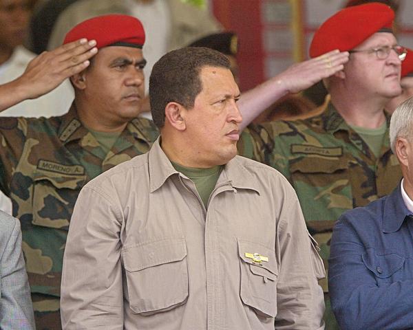 Chávez retira a los militares de Estados Unidos de los cuarteles venezolanos y pone fin al programa de intercambio militar de 1951