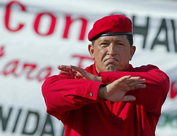 Chávez ordena el cierre de la cadena Globovisión durante la emisión de su programa "Aló Presidente"