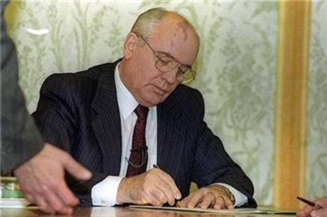 GORBACHEV RESIGNS