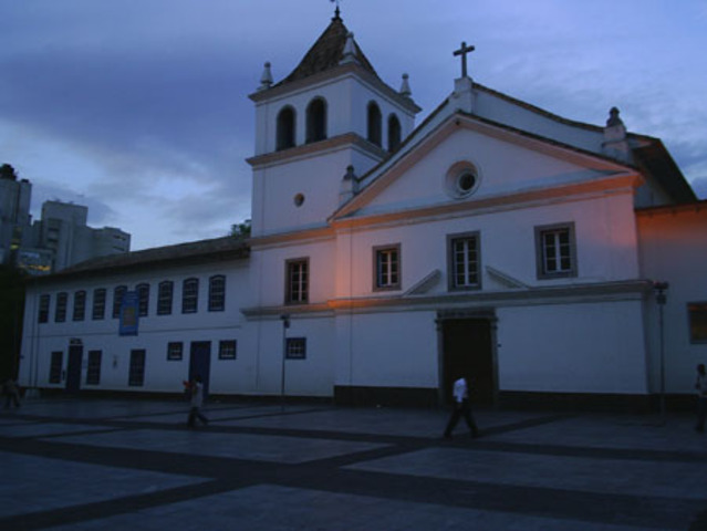 FUNDAÇÃO PRIMEIRA ESCOLA NO BRASIL