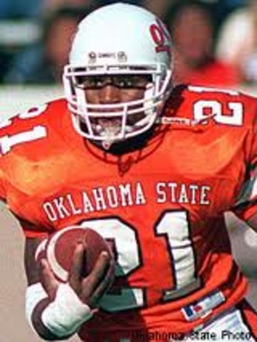 Barry Sanders enters Oklahoma State University.