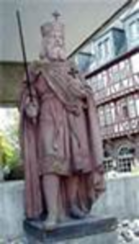 Charlemagne is crowned