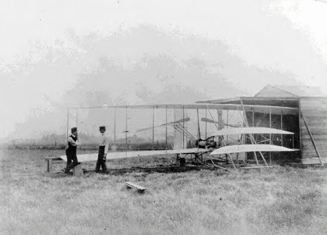 First Human Flight thanks to Wright brothers