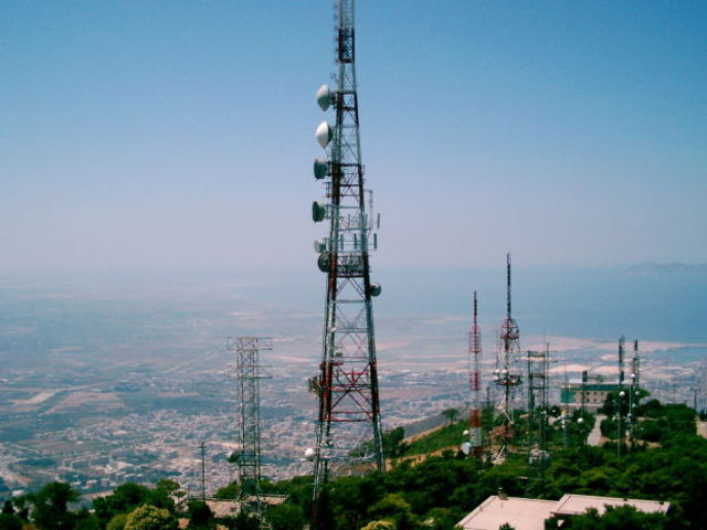 Radio Boraodcasting distance education attempted.