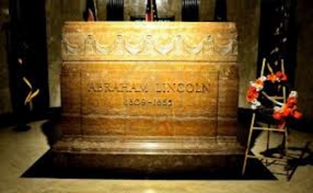President Lincoln Dies
