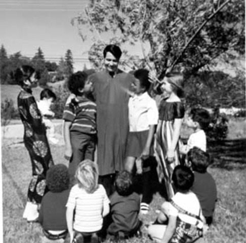 Jim Jones is born in Crete, Indiana.