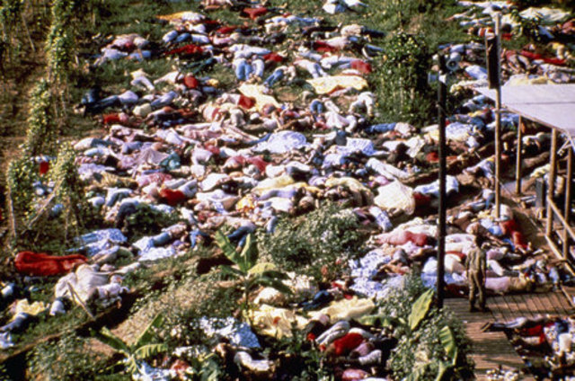 911 people die from murder/suicide in Jonestown.