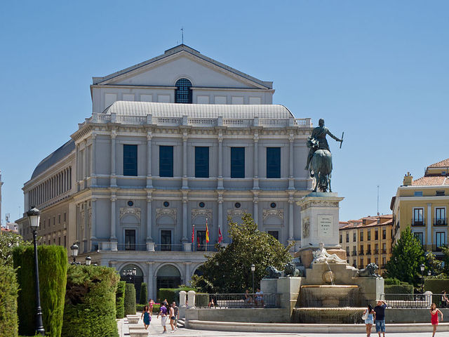 Inauguración del Teatro Real