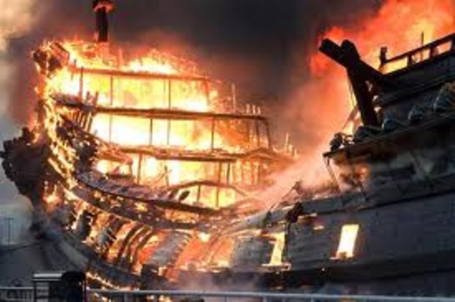 British Customs Schooner is sent to flames by angry colonists