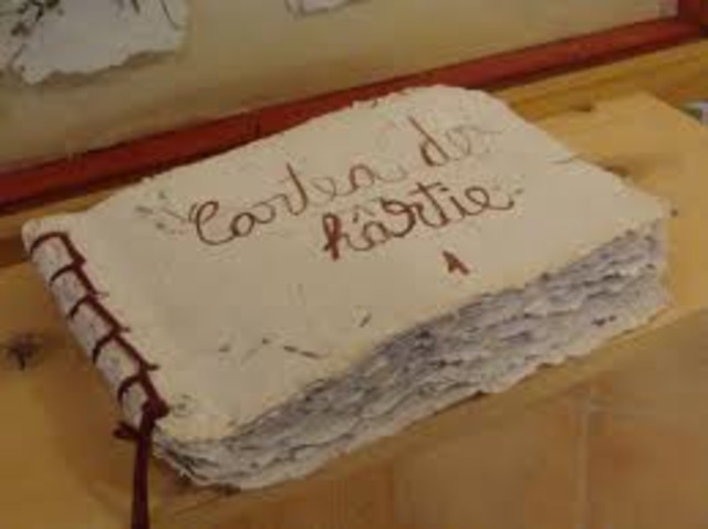 S-a inventat maşina de fabricat hârtie.