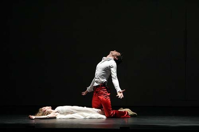 Romeo drinks the vial and dies