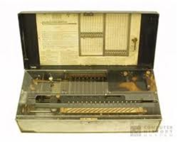 1671 d.C. Máquina multiplicadora