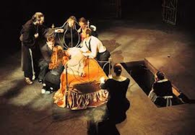 Nurse finds Juliet "dead"