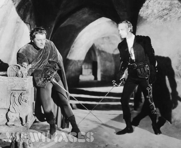 Romeo hears the News and goes to tomb