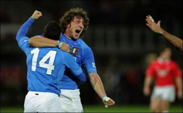 Deux victoires dans la même édition (Ecosse et Galles)