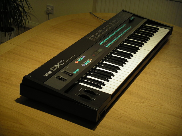 Yamaha - DX7