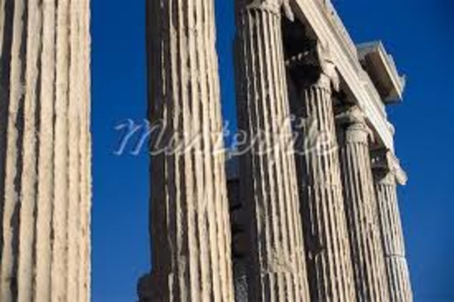 Greek columns are created
