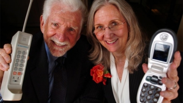 Martin Cooper founded the ArrayComm company.