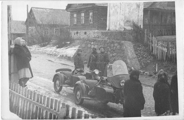 "Война под крышами"