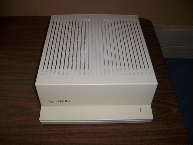 The Apple IIGS is discontinued