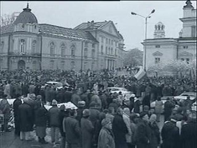 Bulgaria: tipping towards democracy