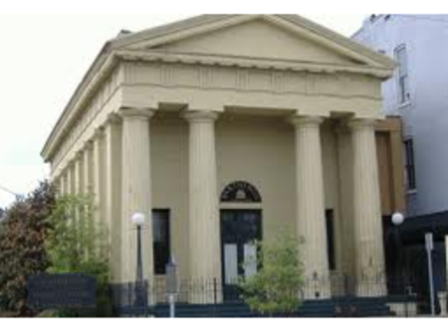 In 1811 the U.S. had aprx. 100 state banks