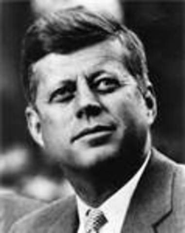 President Kennedy gives speech promoting space program