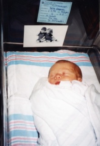 Naci en febrero del 1999.