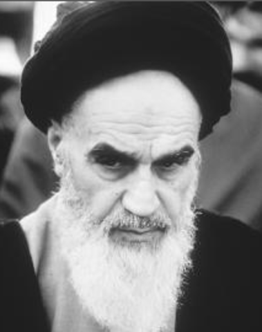 Shah orders Khomeini's arrest