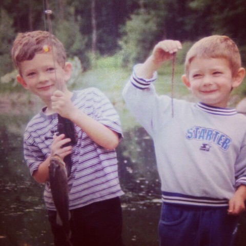 Yo hace 13 anos que cogi mi primera pescado con mi hermano.