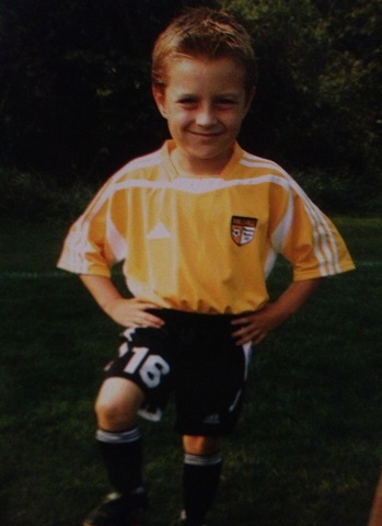 Hace 9 años que juego fútbol.