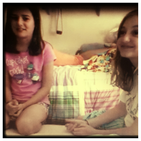 Mudé en mi apartamento y conocí mis amigas, Julia y Helen en Mayo del dos mil siete.