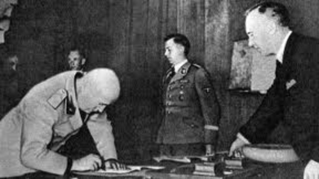 Germany and USSR Sign Non-Aggression Pact
